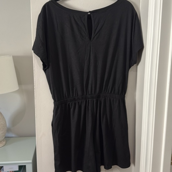 Black t shirt style romper size medium - Picture 3 of 3